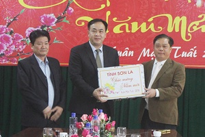 Nhiều hoạt động quan tâm chăm lo đời sống tinh thần, vật chất cho đồng bào các dân tộc nhân dịp Tết Nguyên đán 2018