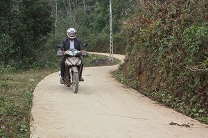 Hang Chú chung sức làm đường giao thông