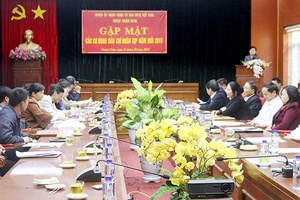 Thuận Châu gặp mặt các cơ quan báo chí