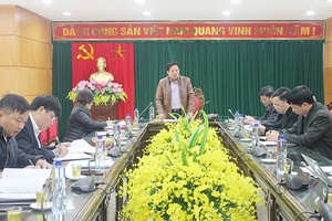 Đồng chí Phó Chủ tịch UBND tỉnh kiểm tra công tác quản lý đất đai, trật tự xây dựng trên địa bàn huyện Vân Hồ