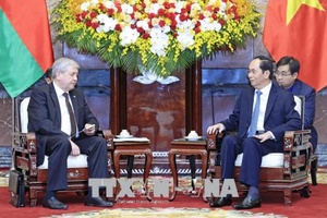 Thủ tướng Nguyễn Xuân Phúc: Xây dựng Bát Tràng trở thành làng nghề kiểu mẫu