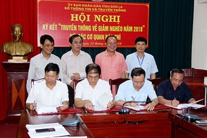 Hội nghị ký kết “Truyền thông về giảm nghèo năm 2018”