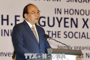 Thủ tướng Nguyễn Xuân Phúc dự Diễn đàn Kinh doanh Việt Nam - Singapore