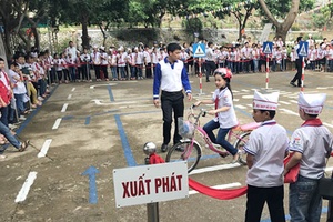 Công ty TNHH TM&DV Hùng Mạnh:  Chương trình “An toàn giao thông cho nụ cười trẻ thơ”