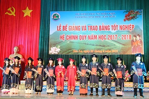 Trường Đại học Tây Bắc: Bế giảng và trao bằng tốt nghiệp đại học và cao đẳng năm học 2017-2018