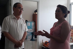 Bí thư Thành ủy TP. Hồ Chí Minh thăm người dân bị ảnh hưởng bởi dự án Khu đô thị mới Thủ Thiêm