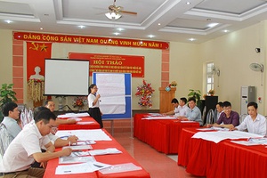 Tập huấn về sổ tay hướng dẫn vệ sinh và nước sạch nông thôn