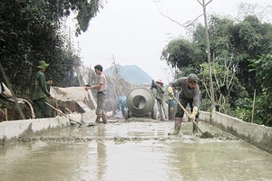 Thuận Châu: Tập trung làm đường GTNT theo Nghị quyết 77