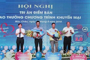 Hội nghị tri ân điểm bán hàng và trao thưởng chương trình khuyến mại
