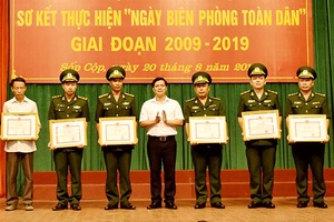 Sốp Cộp, Mai Sơn: Sơ kết 10 năm thực hiện “Ngày biên phòng toàn dân”