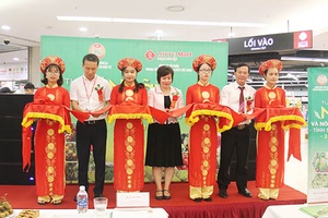 Khai trương “Tuần lễ nhãn và nông sản an toàn tỉnh Sơn La năm 2018” tại Siêu thị Lotte Ba Đình (Hà Nội)