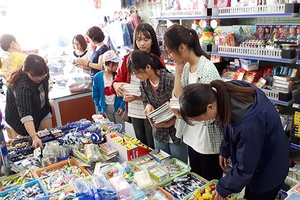 Sôi động thị trường sách, thiết bị phục vụ năm học mới