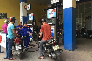 Giá xăng giữ ổn định