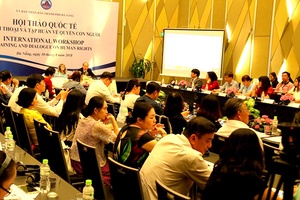 Hội thảo quốc tế về tập huấn và đối thoại quyền con người