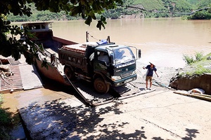 Có không việc nâng phí vào cảng Tà Hộc