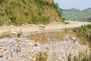 Đẩy nhanh tiến độ sửa chữa tuyến đường Tường Tiến - Kim Bon