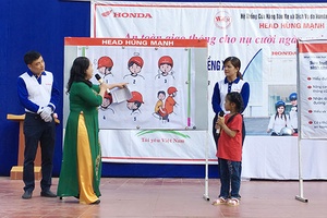 Trường Tiểu học – THCS Chiềng Xôm: Ngoại khóa “An toàn giao thông cho nụ cười ngày mai”