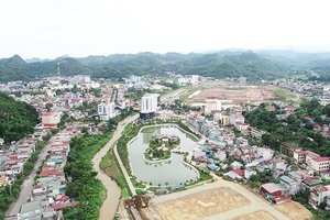 Xây dựng Thành phố văn minh, giàu đẹp, mang đậm bản sắc văn hóa các dân tộc Tây Bắc