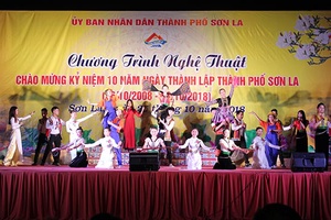 Chương trình nghệ thuật kỷ niệm 10 năm Ngày thành lập thành phố Sơn La