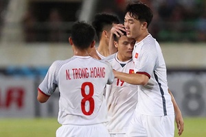 Tuyển Việt Nam khởi đầu suôn sẻ tại AFF Cup