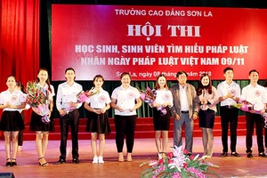 Hội thi học sinh, sinh viên tìm hiểu pháp luật