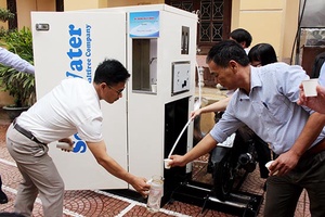 Trung tâm Nước sạch và VSMT nông thôn tỉnh: Lễ bàn giao, tiếp nhận hệ thống xử lý nước sạch do Chính phủ Ôxtrâylia tài trợ