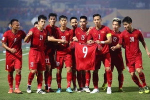 Đè bẹp Campuchia, tuyển Việt Nam tiến vào bán kết AFF Cup