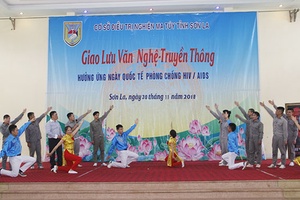 Cơ sở Điều trị nghiện ma túy tỉnh: Giao lưu văn nghệ - truyền thông hưởng ứng Ngày Quốc tế phòng chống HIV/AIDS