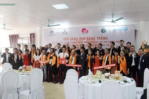 Bữa sáng Ruy băng trắng - Vì sự an toàn và bình đẳng của phụ nữ và trẻ em gái
