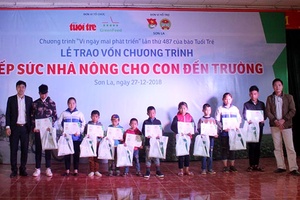 Chương trình “Tiếp sức nhà nông cho con đến trường”