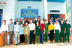Những ngôi nhà ấm tình đồng đội