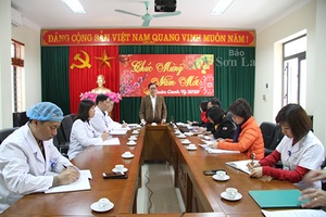 Đồng chí Phạm Văn Thủy, Phó Chủ tịch UBND tỉnh kiểm tra công tác phòng, chống dịch bệnh viêm phổi do virus Corona tại các đại phương, đơn vị