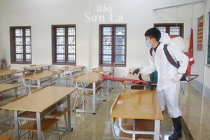 Gần 600 trường học được phun thuốc tiêu độc, khử trùng phòng dịch bệnh do virus mới nCoV