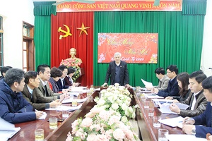 Đồng chí Nguyễn Đắc Quỳnh kiểm tra công tác phòng, chống dịch bệnh Corona tại huyện Mai Sơn và Trung tâm Kiểm soát bệnh tật tỉnh