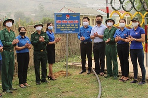 Xã Chiềng Khương: Gắn biển công trình thanh niên “Khu vui chơi trẻ em”