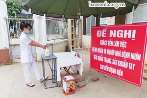 Bệnh viện Phổi: Sáng kiến lấy nước sát khuẩn bằng chân chống dịch bệnh COVID-19.