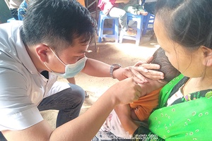 UBND tỉnh: Cấp bổ sung 40 tỷ đồng chi trả chế độ, chính sách cho các chức danh công an viên, bản đội trưởng, nhân viên y tế bản