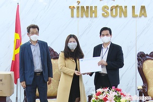 UBND tỉnh tiếp nhận ủng hộ phòng, chống dịch COVID-19