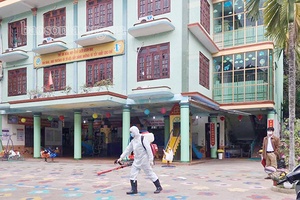 Thành phố: Phun khử khuẩn 43 trường mầm non, tiểu học và THCS