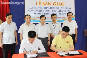 Lễ bàn giao Đài truyền thanh cơ sở ứng dụng công nghệ thông tin - viễn thông cho xã Chiềng Phung