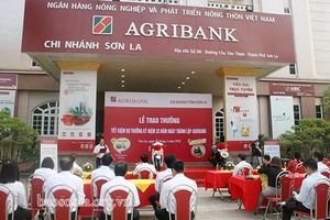 Agribank Chi nhánh tỉnh Sơn La: Trao thưởng tiết kiệm dự thưởng Kỷ niệm 32 năm thành lập Agribank