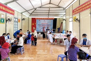 Sông Mã: Chương trình “Khám, tư vấn sức khỏe và phát thuốc miễn phí - Chung tay vì cuộc sống cộng đồng”