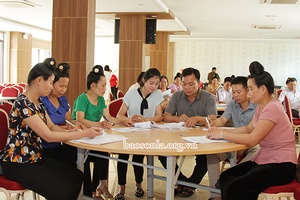 Trung tâm Nước sạch & VSMT nông thôn: Tập huấn xử lý nước an toàn cho hộ gia đình