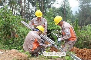 Điện lực Phù Yên đảm bảo an toàn lưới điện trong mùa mưa lũ  