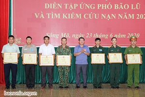 Sông Mã: Diễn tập ứng phó bão lũ và tìm kiếm cứu nạn năm 2020 đạt loại xuất sắc