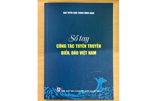 Ra mắt cuốn sổ tay tuyên truyền biển, đảo Việt Nam