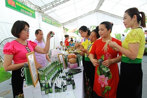 Mường La: Trưng bày sản phẩm nông nghiệp và các sản phẩm văn hóa, ẩm thực tiêu biểu