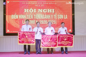 Hội nghị điển hình tiên tiến ngành Y tế Sơn La lần thứ V