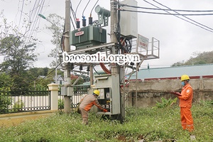 Đảm bảo cung cấp điện ổn định, an toàn mùa nắng nóng