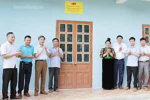 Gắn biển công trình chào mừng Đại hội đại biểu Đảng bộ Thành phố Sơn La lần thứ XIX, nhiệm kỳ 2020-2025